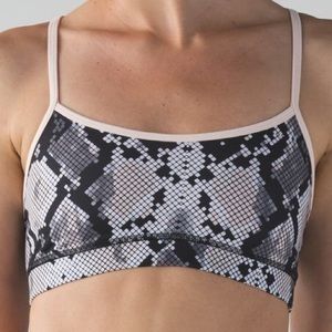 Lulu Lemon sports bra size 6